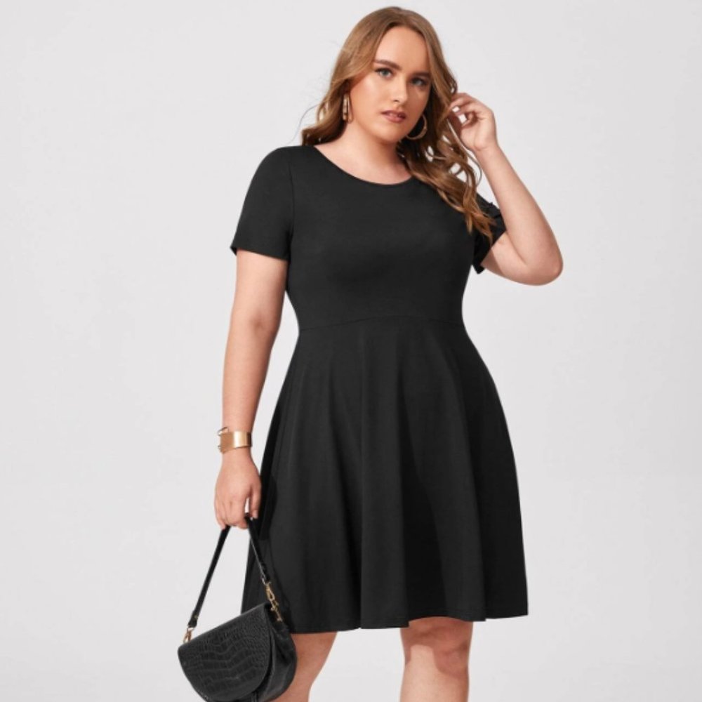 SHEIN Plus Solid Tie Back Dress